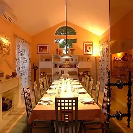 Alem Sleeps 12 Pool Air Con Wifi Villa *